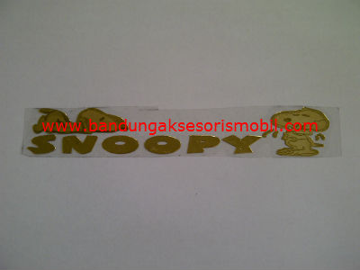 Emblem Alumunium Besar Gold Snoopy Emblem Alumunium Besar Gold Snoopy